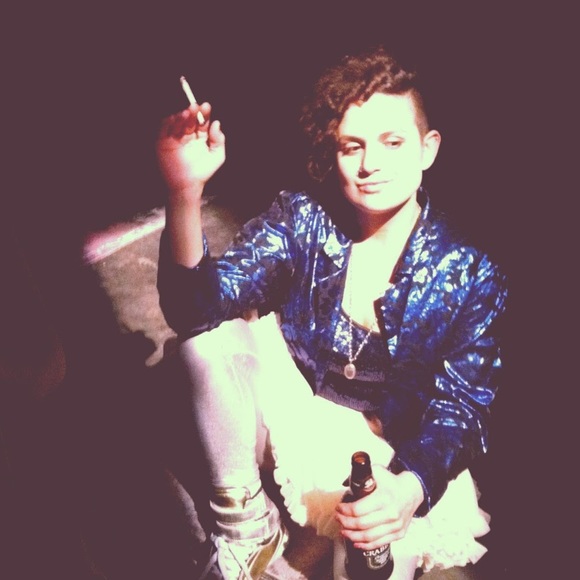 Meet your Posher, Stephanie - Picture 1 of 1